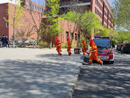 北京工业大学保安队开展春季消防应急疏散演练