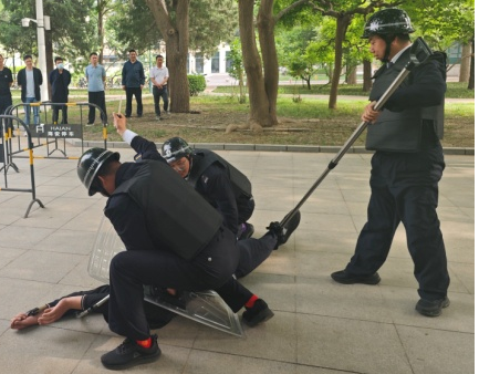 中国人民大学保安中队完成反恐防暴专项检查汇报演练工作
